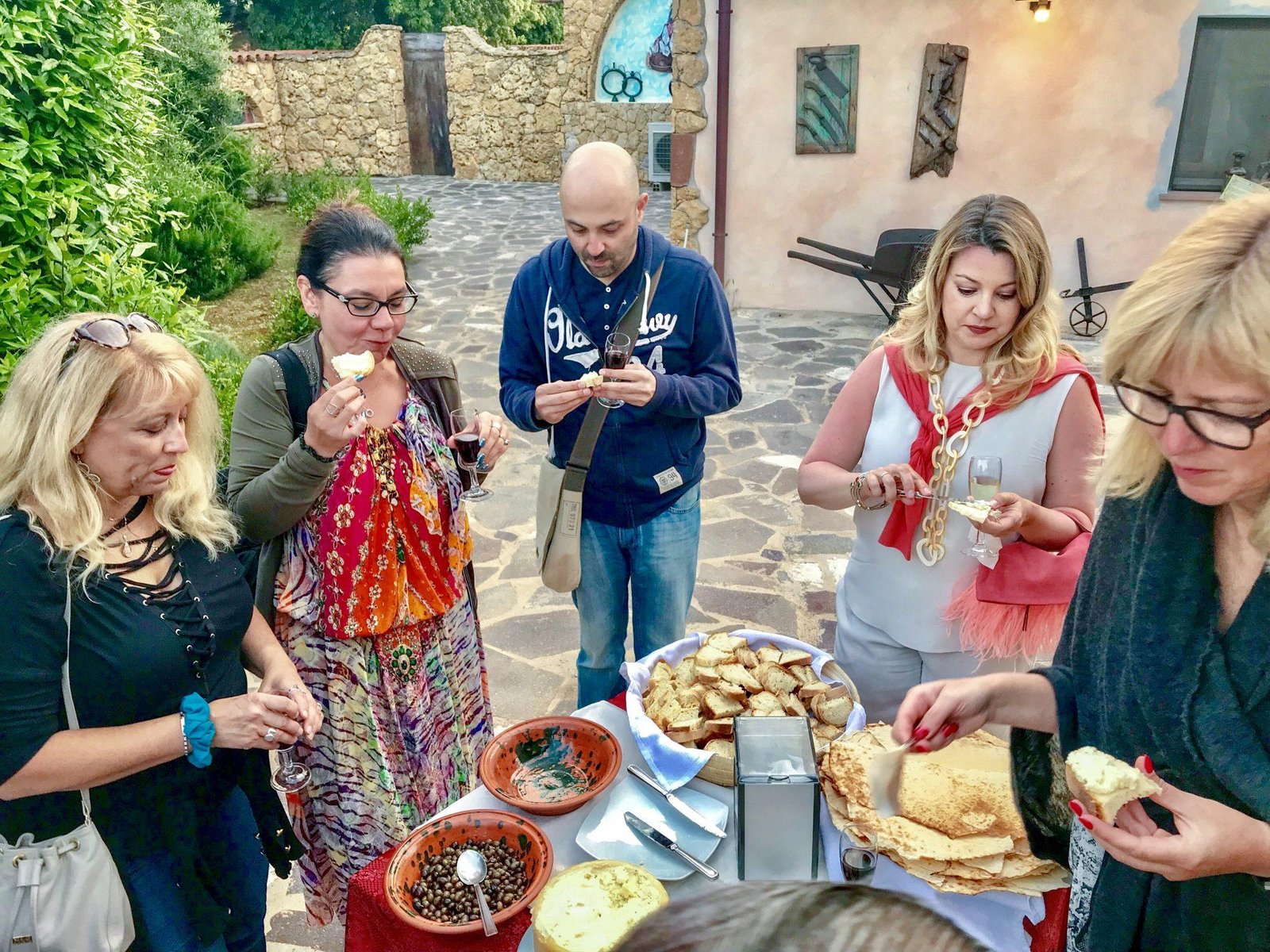 A8DAA1A7 3C13 4225 AD59 54054ABFFAD9